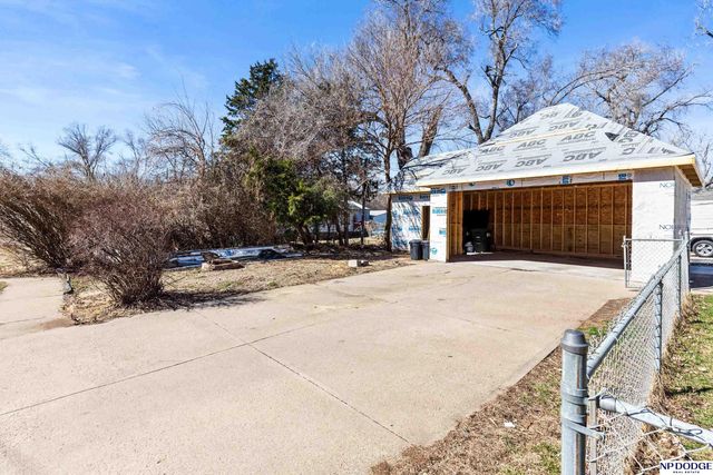 2356 S 35th Avenue, Omaha, NE 68105