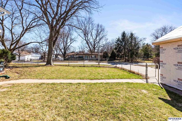 2356 S 35th Avenue, Omaha, NE 68105