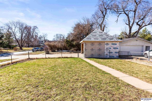 2356 S 35th Avenue, Omaha, NE 68105