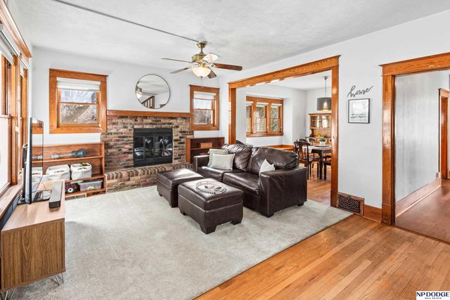 2356 S 35th Avenue, Omaha, NE 68105