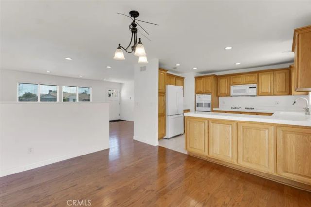 21713 San Jose Street, Chatsworth, CA 91311