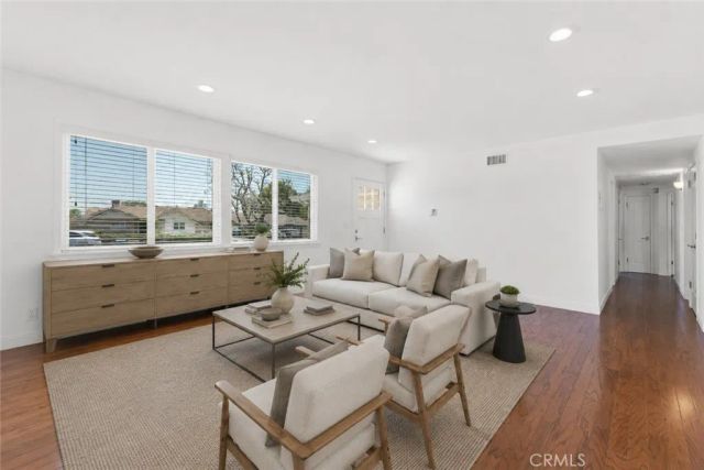 21713 San Jose Street, Chatsworth, CA 91311