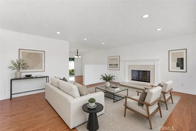 21713 San Jose Street, Chatsworth, CA 91311
