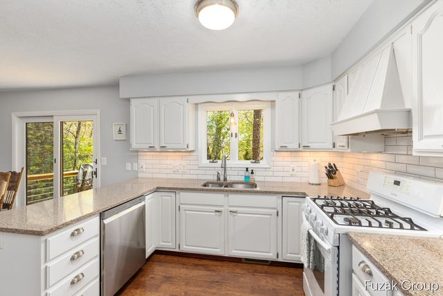 15780 Ridge Lane, Spring Lake, MI 49456