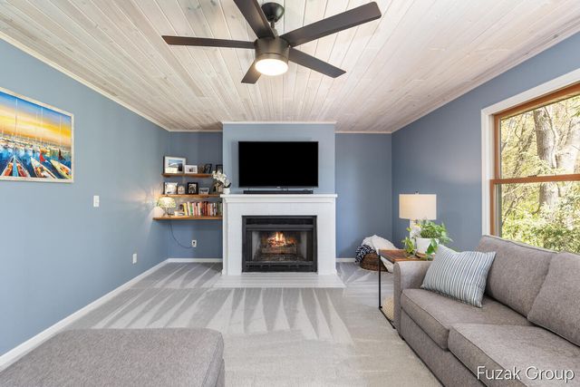 15780 Ridge Lane, Spring Lake, MI 49456