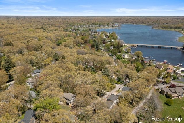 15780 Ridge Lane, Spring Lake, MI 49456
