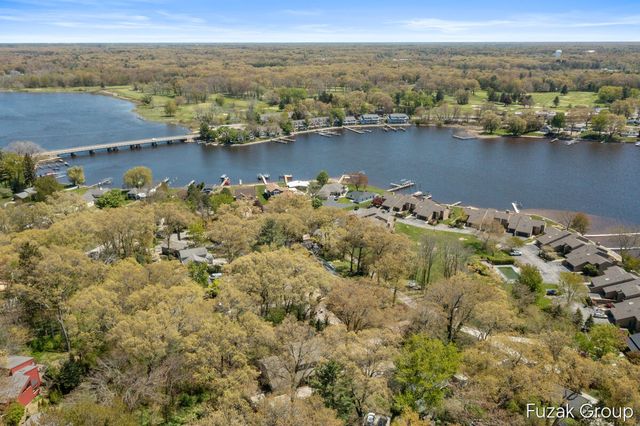 15780 Ridge Lane, Spring Lake, MI 49456
