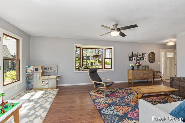 15780 Ridge Lane, Spring Lake, MI 49456