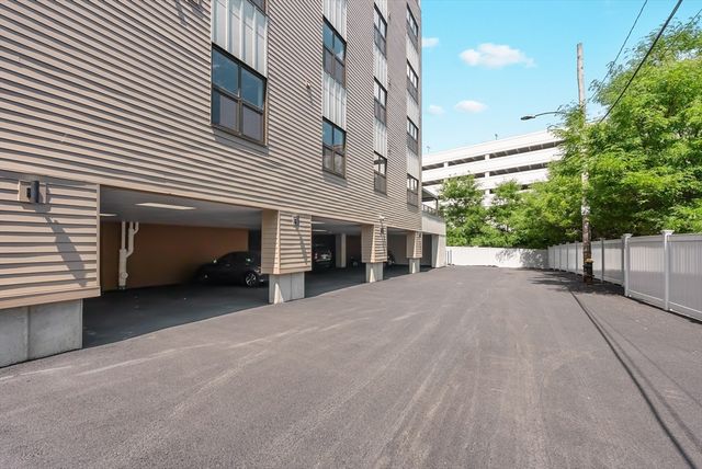 75 Willow Ct 608, Boston, MA 02125