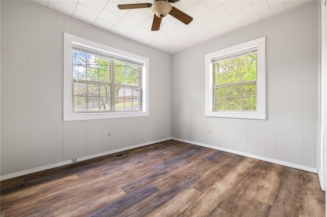 224 N Highland Street, Harrison, AR 72601