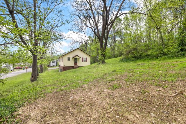 224 N Highland Street, Harrison, AR 72601