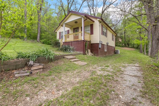 224 N Highland Street, Harrison, AR 72601