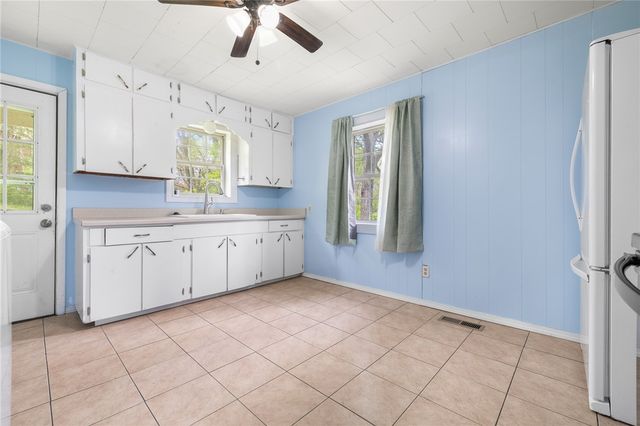 224 N Highland Street, Harrison, AR 72601