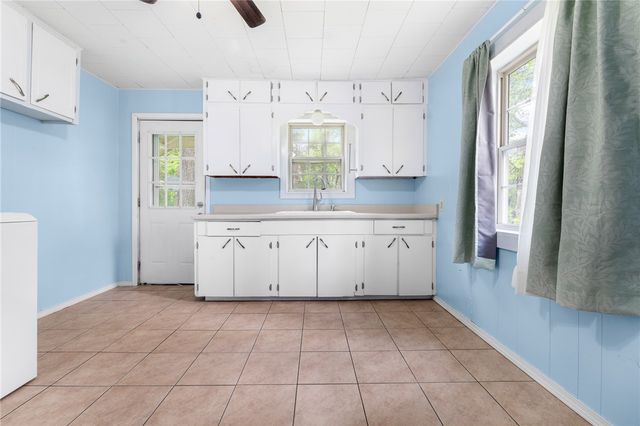 224 N Highland Street, Harrison, AR 72601