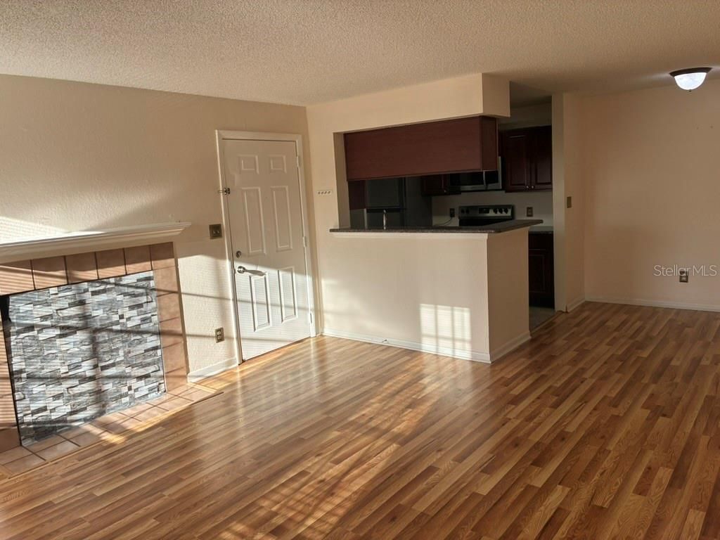 Image 6 of property listing at Address unavailable.