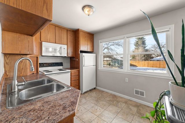 5803 N Elgin St, Spokane, WA 99205