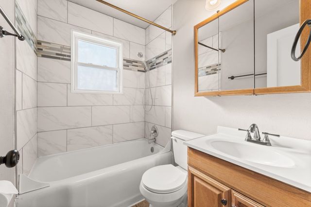 5803 N Elgin St, Spokane, WA 99205