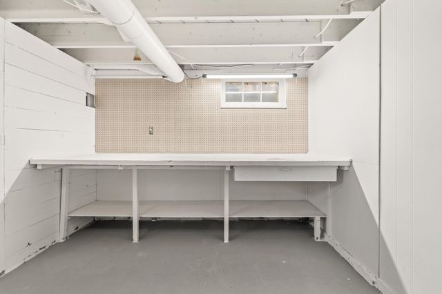 5803 N Elgin St, Spokane, WA 99205