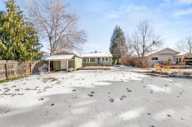 5803 N Elgin St, Spokane, WA 99205