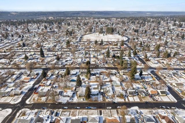 5803 N Elgin St, Spokane, WA 99205