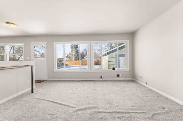 5803 N Elgin St, Spokane, WA 99205