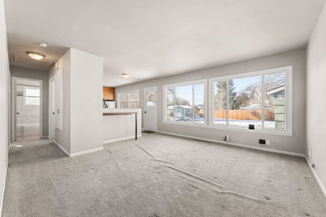 5803 N Elgin St, Spokane, WA 99205