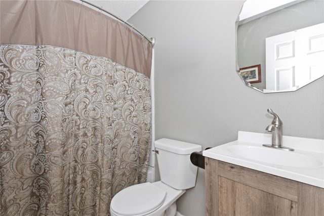 2519 Grand River Drive, Des Moines, IA 50320