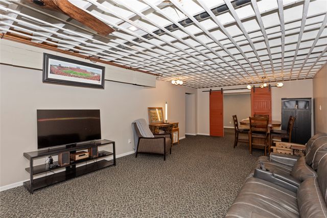 2519 Grand River Drive, Des Moines, IA 50320