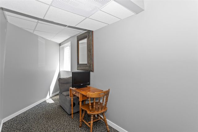 2519 Grand River Drive, Des Moines, IA 50320