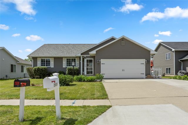 2519 Grand River Drive, Des Moines, IA 50320