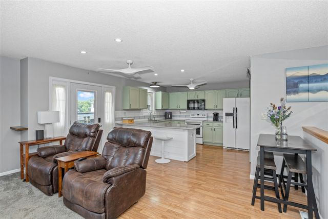 2519 Grand River Drive, Des Moines, IA 50320