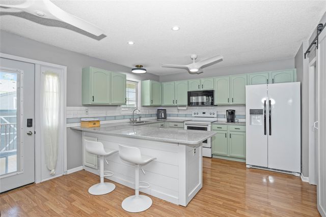 2519 Grand River Drive, Des Moines, IA 50320