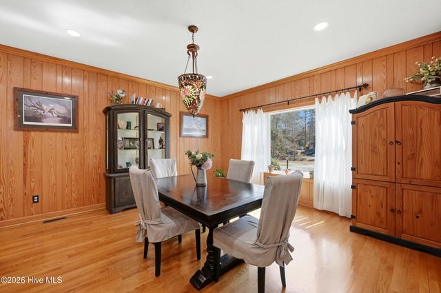 122 Spring Chase Lane, Rocky Point, NC 28457