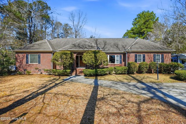 122 Spring Chase Lane, Rocky Point, NC 28457