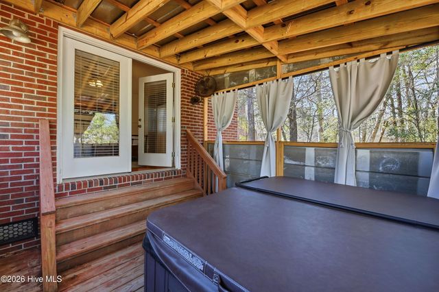 122 Spring Chase Lane, Rocky Point, NC 28457