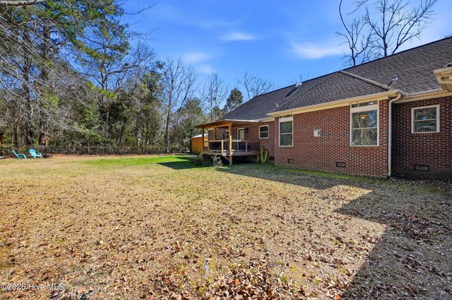 122 Spring Chase Lane, Rocky Point, NC 28457