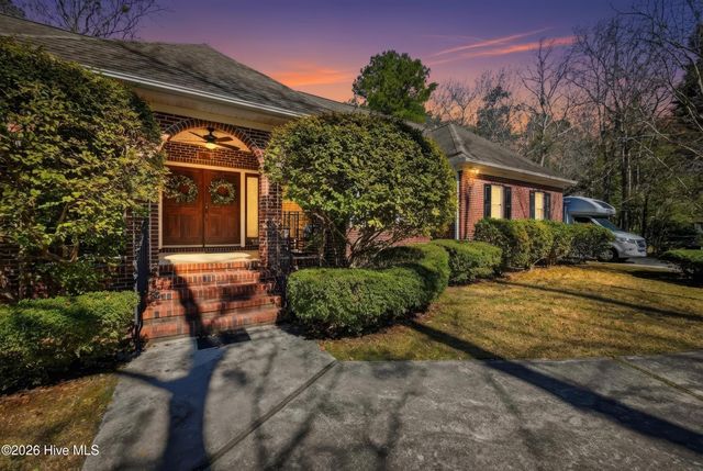 122 Spring Chase Lane, Rocky Point, NC 28457