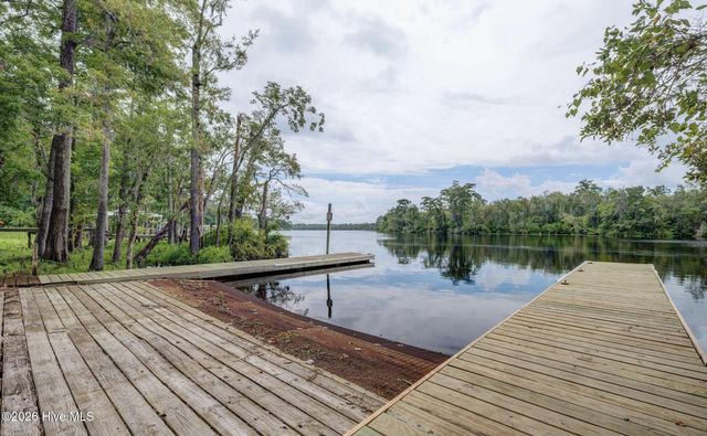 122 Spring Chase Lane, Rocky Point, NC 28457