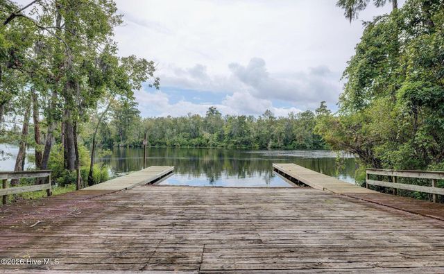 122 Spring Chase Lane, Rocky Point, NC 28457