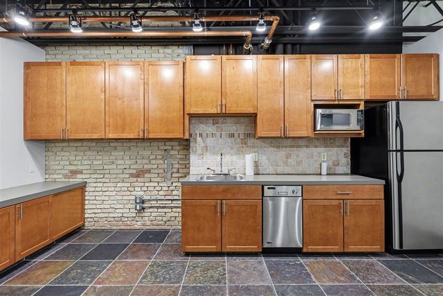 801 Monroe Avenue 105, Grand Rapids, MI 49503