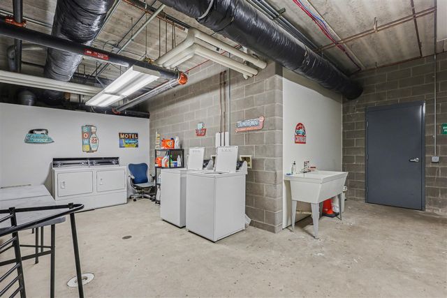 801 Monroe Avenue 105, Grand Rapids, MI 49503