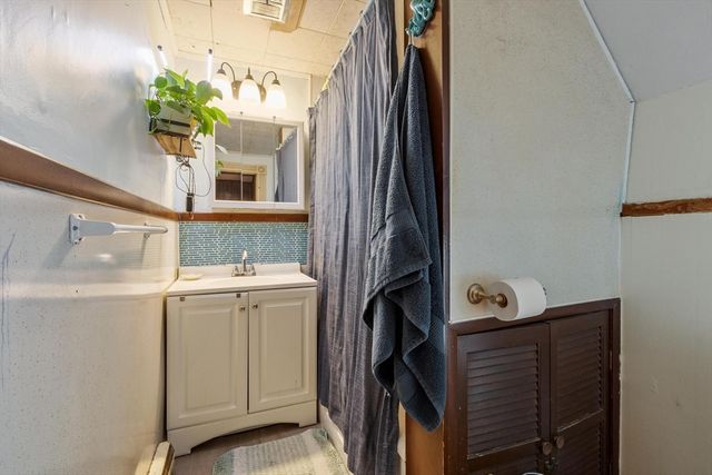 35 Ball St, Orange, MA 01364