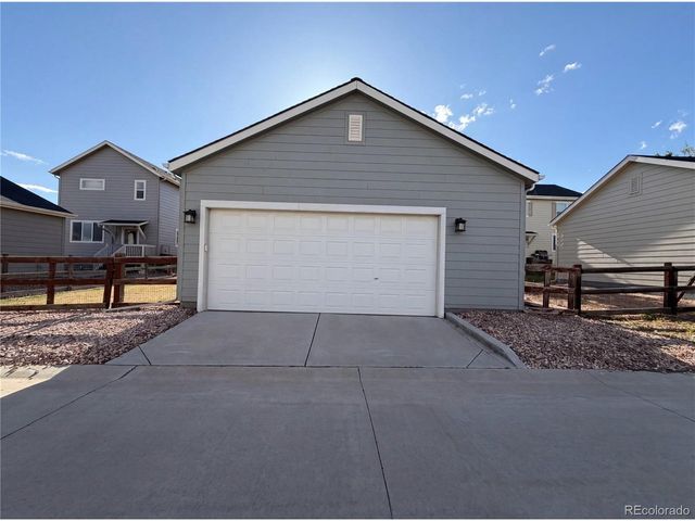 12746 River Rock Way, Longmont, CO 80504