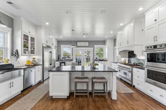 110 S Walnut, Roanoke, TX 76262