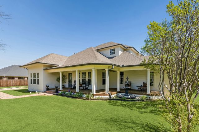 110 S Walnut, Roanoke, TX 76262