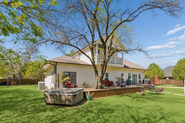 110 S Walnut, Roanoke, TX 76262