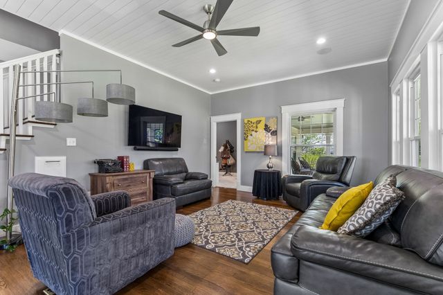 110 S Walnut, Roanoke, TX 76262