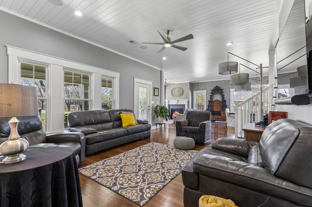 110 S Walnut, Roanoke, TX 76262