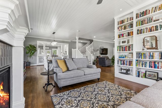 110 S Walnut, Roanoke, TX 76262