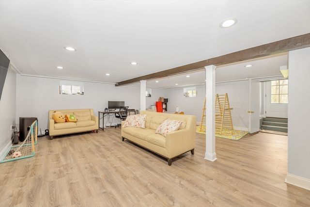 881 Pleasant St, Stoughton, MA 02072